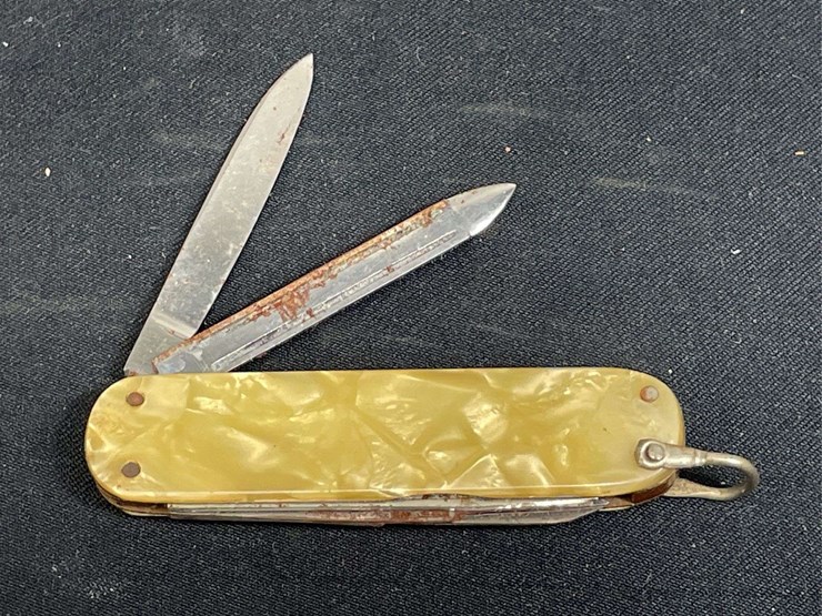 ih-pocket-knife-image-2