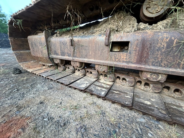 caterpillar-325l-image-13