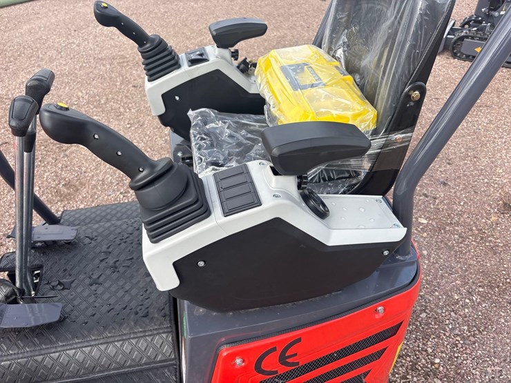 unused-2025-cfg-mx15rx-mini-excavator-image-11