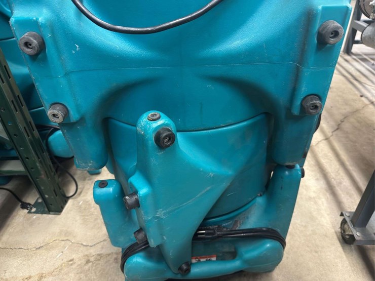 (3)-service-master-turbo-dryers-image-3