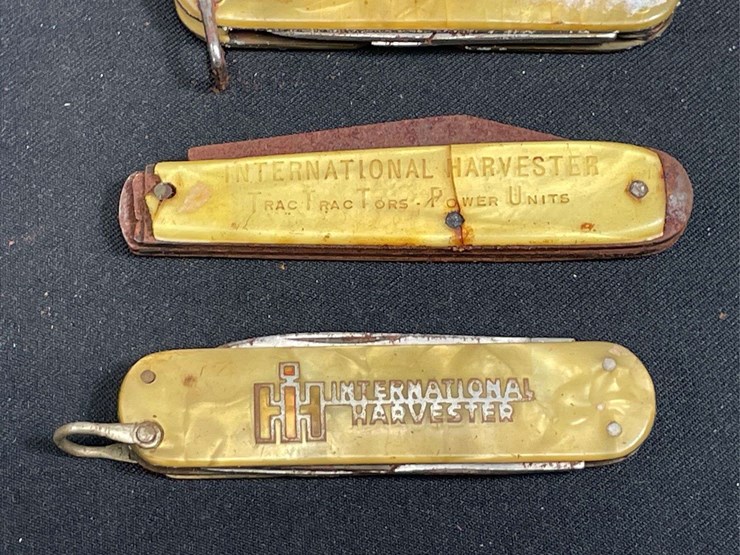 (4)-ih-pocket-knives-image-3