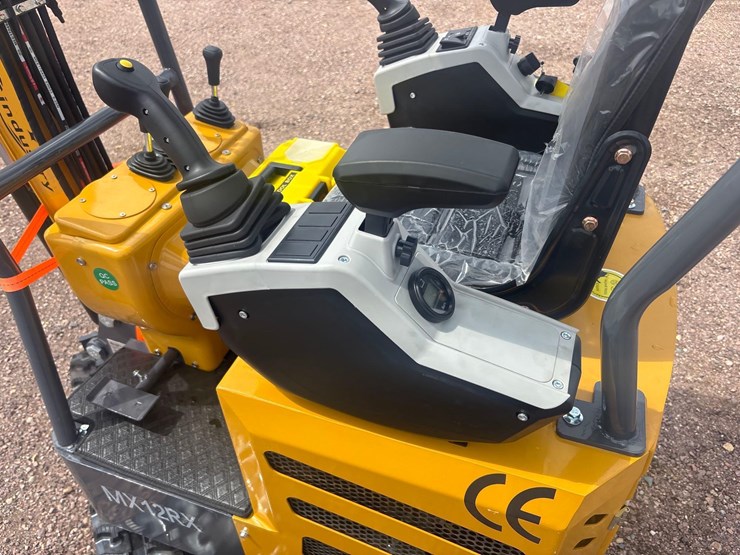 unused-2025-cfg-mx12rx-mini-excavator-image-10