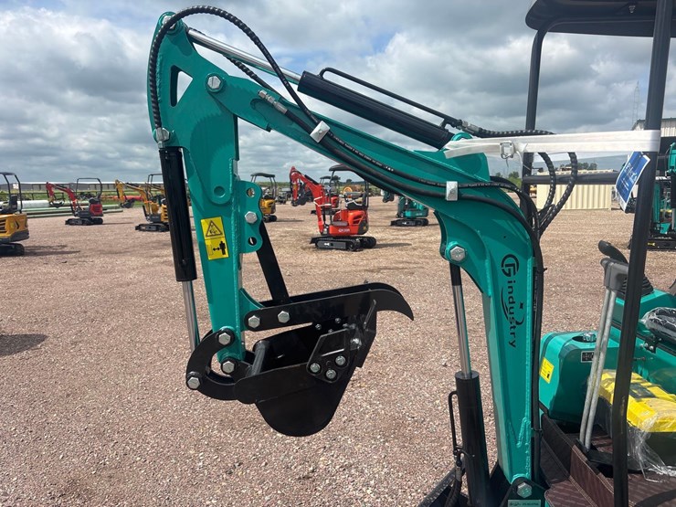 unused-2025-cfg-h15r-mini-excavator-image-8