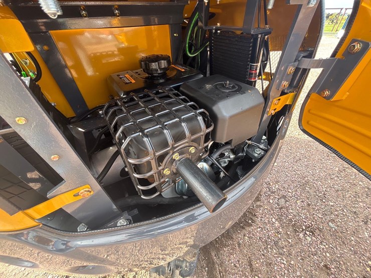 unused-2025-cfg-qk18r-mini-excavator-image-13
