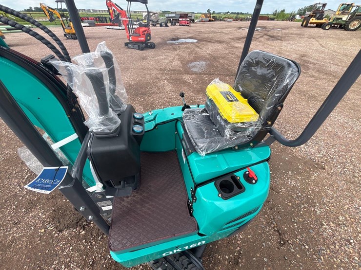 unused-2025-cfg-qk16r-mini-excavator-image-9