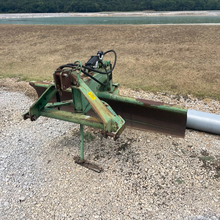 JOHN DEERE 115