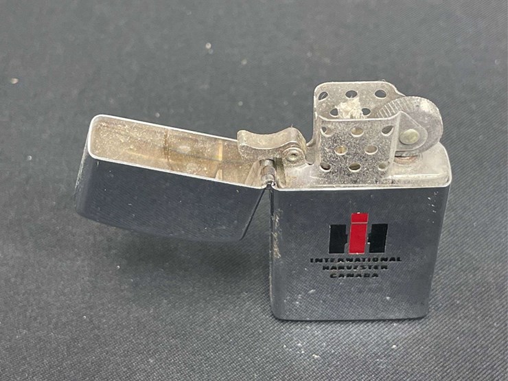 ih-canada-zippo-lighter-nib-image-4