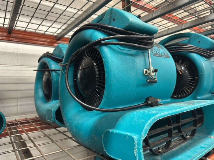 (2)-service-master-turbo-dryers-image-2