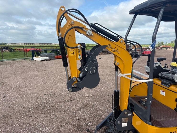 unused-2025-cfg-qk18r-mini-excavator-image-7