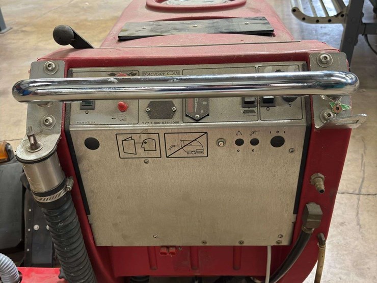 factory-cat-walk-behind-floor-scrubber-image-3