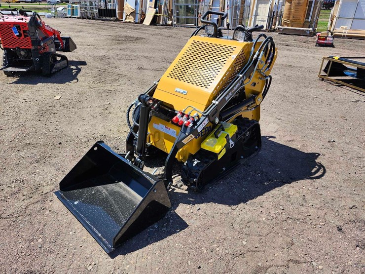 unused-2025-agt-mx-mrt14-compact-track-loader-image-1