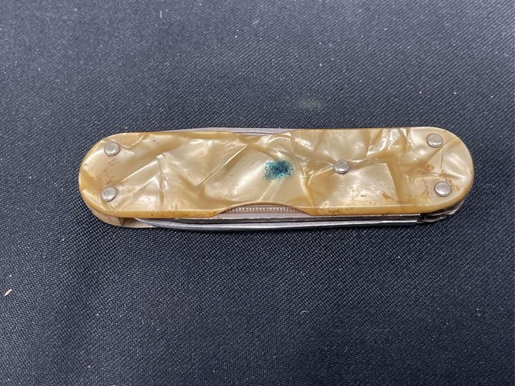 ih-pocket-knife-image-4