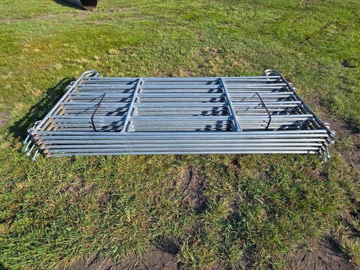 portable-corral-panels-image-3
