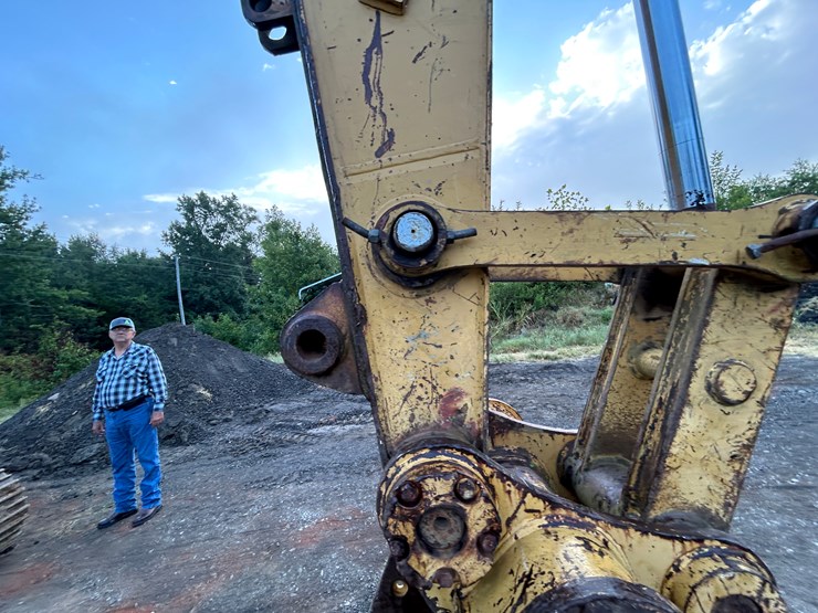 caterpillar-325l-image-49