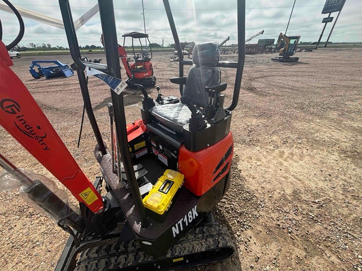 unused-2025-cfg-nt18k-mini-excavator-image-8
