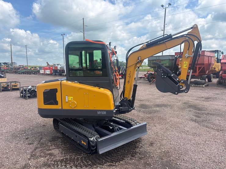 unused-2025-cfg-my50r-mini-excavator-image-3