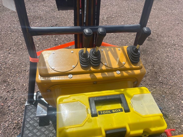 unused-2025-cfg-mx12rx-mini-excavator-image-9