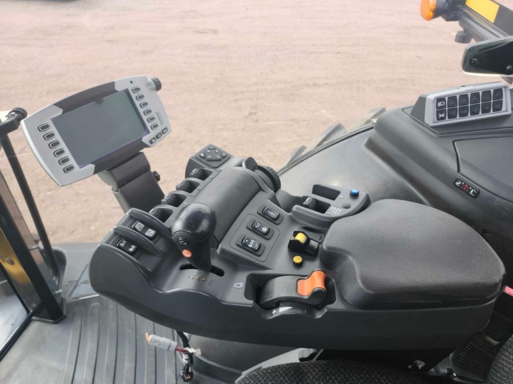 2012-challenger-mt645d-image-32