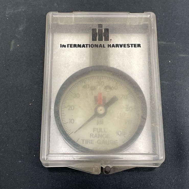 IH Tire Pressure Gauge