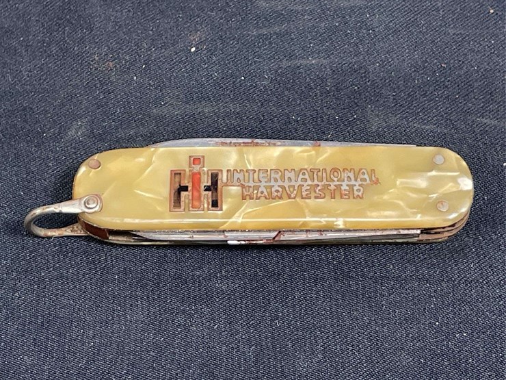 ih-pocket-knife-image-3