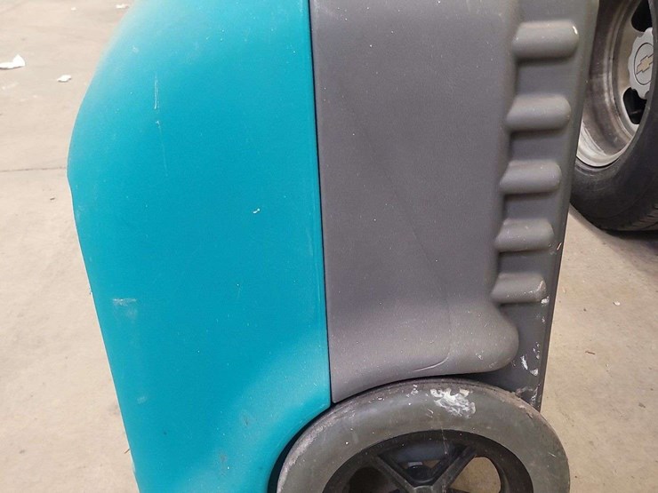 dri-eaz-drizair-1200-dehumidifier..model:f203-sm..total-hrs:4981.2-image-2