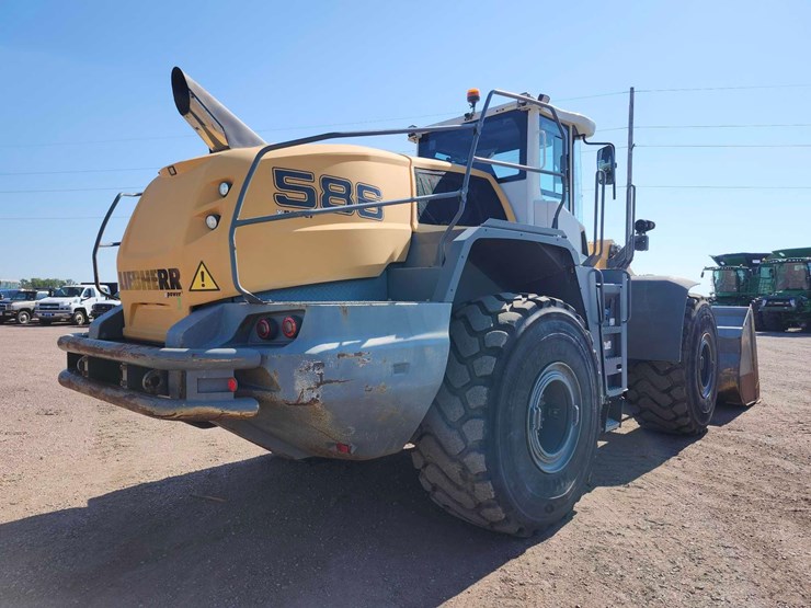 2017-liebherr-l586-image-3