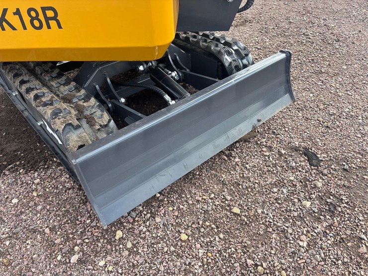 unused-2025-cfg-qk18r-mini-excavator-image-8