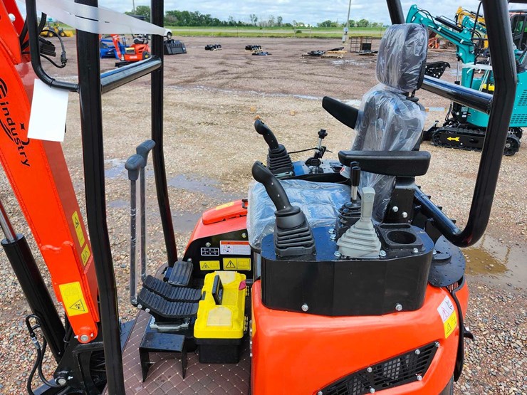 unused-2025-cfg-nt18k-mini-excavator-image-10