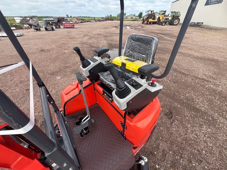 unused-2025-cfg-qk20r-mini-excavator-image-9