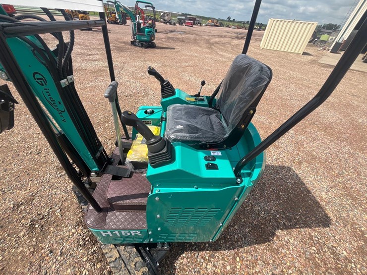 unused-2025-cfg-h15r-mini-excavator-image-9
