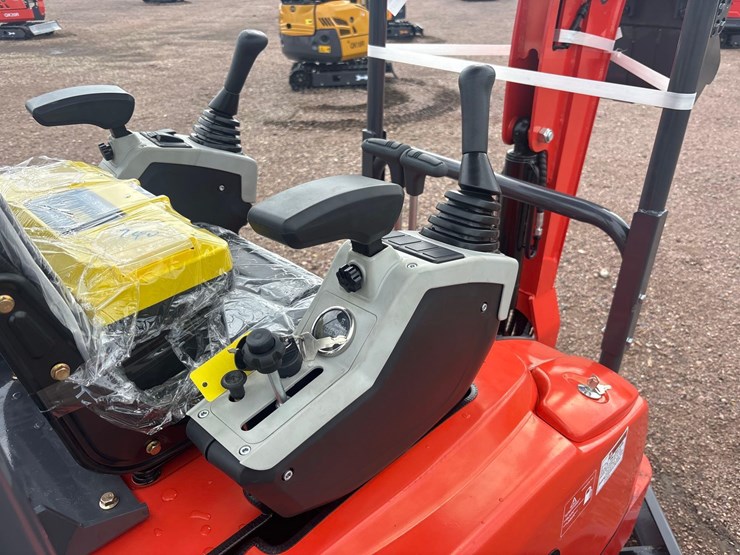 unused-2025-cfg-qk20r-mini-excavator-image-12