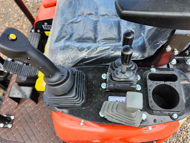 unused-2025-cfg-nt18k-mini-excavator-image-8