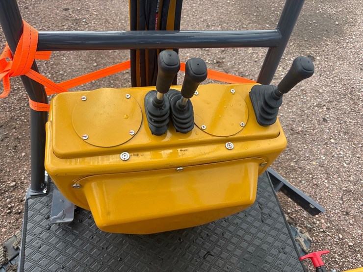 unused-2025-cfg-mx12rx-mini-excavator-image-10
