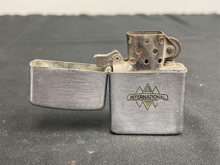 international-trucks-lighter-image-3