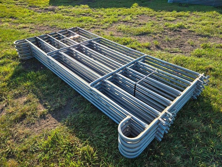 portable-corral-panels-image-2