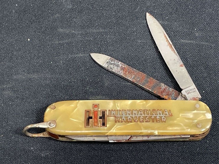 ih-pocket-knife-image-1