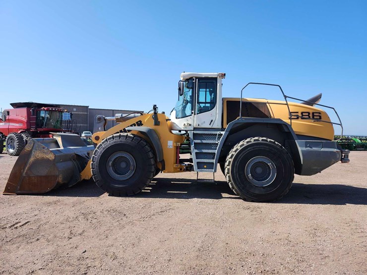 2017-liebherr-l586-image-6