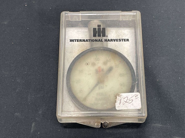 ih-tire-pressure-gauge-image-1
