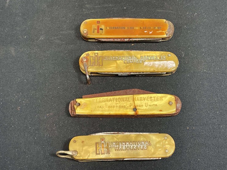 (4)-ih-pocket-knives-image-1