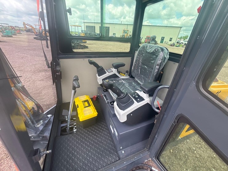 unused-2025-cfg-my50r-mini-excavator-image-10