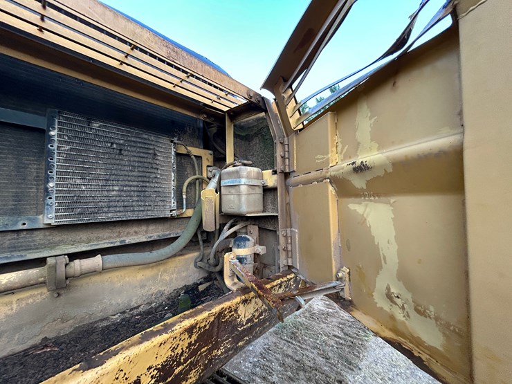 caterpillar-325l-image-31