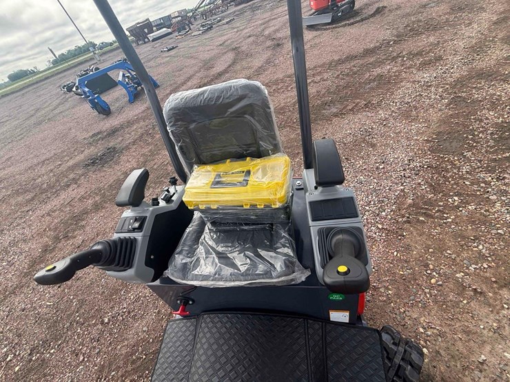 unused-2025-cfg-mx15rx-mini-excavator-image-9