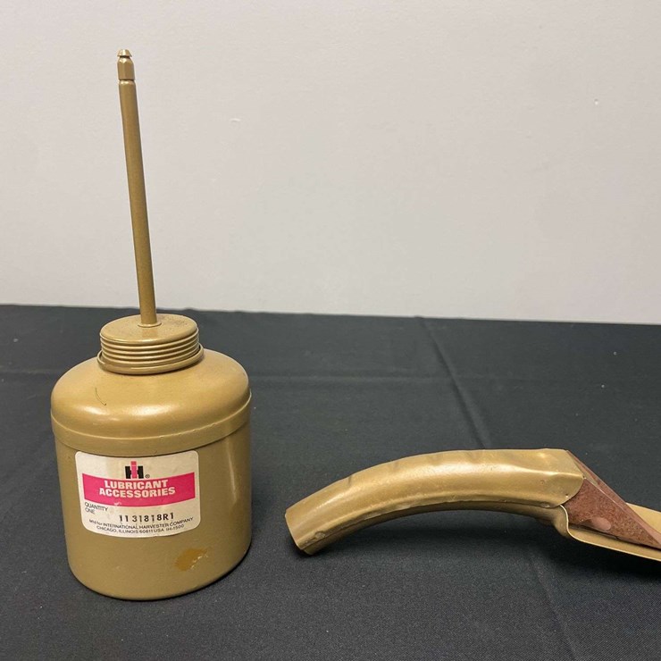 (2) IH Oil Can and Oil Can Spout