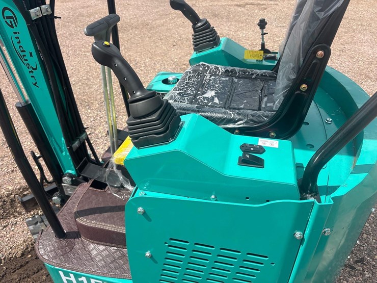 unused-2025-cfg-h15r-mini-excavator-image-11