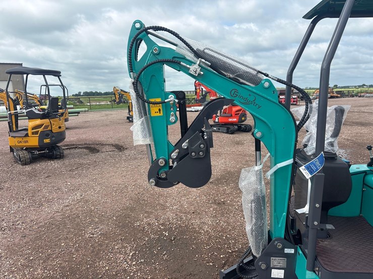 unused-2025-cfg-qk16r-mini-excavator-image-5