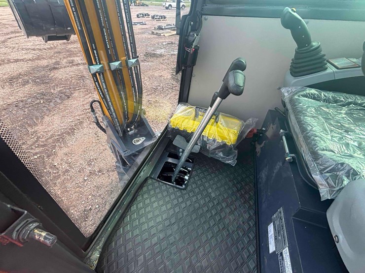unused-2025-cfg-my50r-mini-excavator-image-11