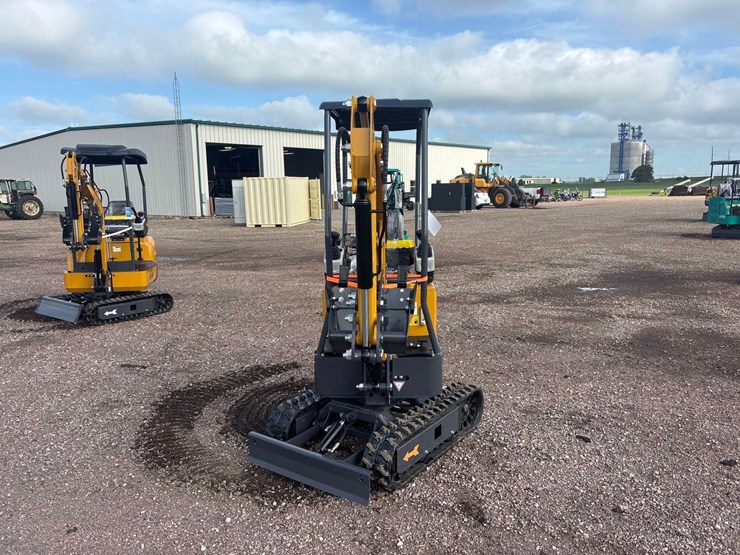 unused-2025-cfg-mx12rx-mini-excavator-image-2
