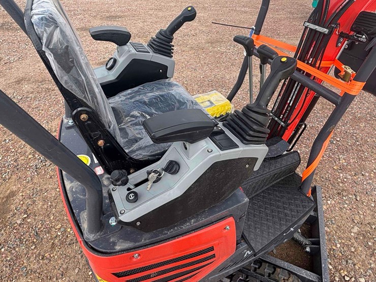 unused-2025-cfg-mx15rx-mini-excavator-image-10