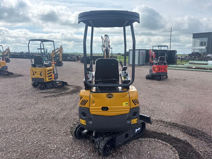 unused-2025-cfg-qk18r-mini-excavator-image-4