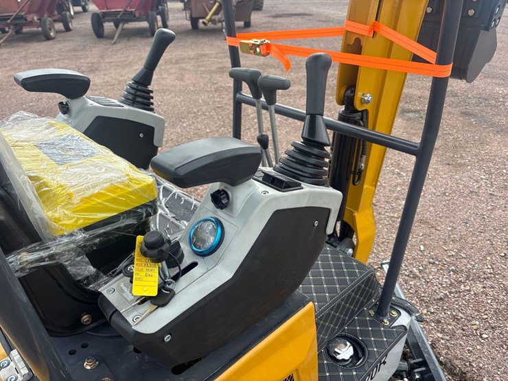 unused-2025-cfg-xz20r-mini-excavator-image-10